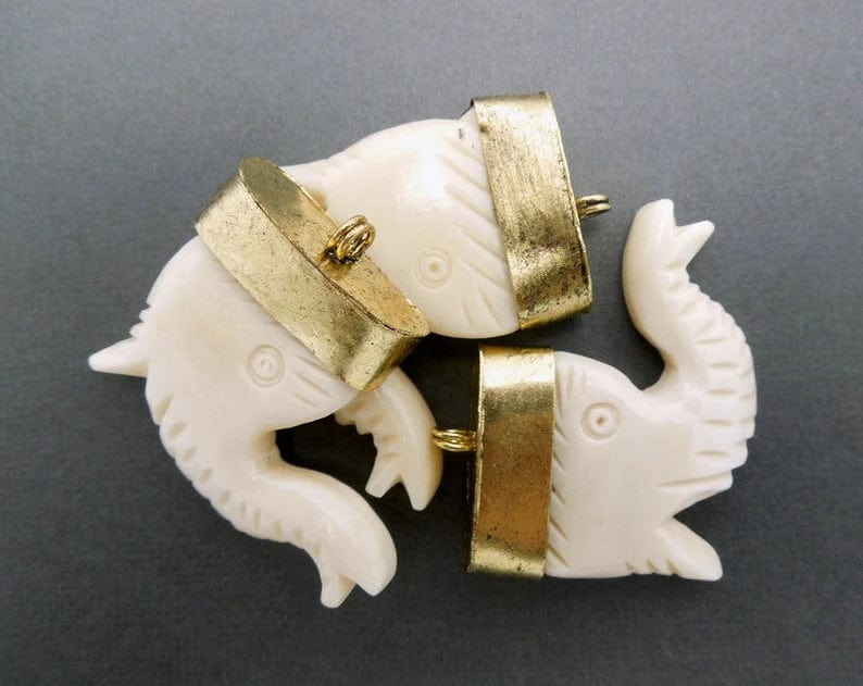 Elephant carved bone pendant